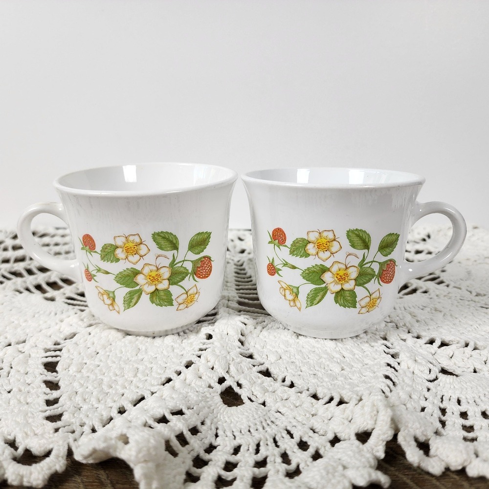 Set of 2 Corelle Strawberry Coffee Mugs, Vintage Kitchen Decor